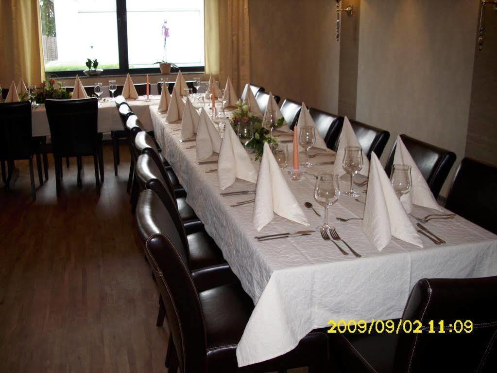 Hotel Taunusblick Хомберг Экстерьер фото
